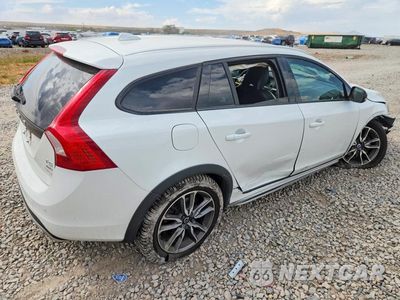 Trzecie zdjęcie samochodu z tyłu: 2018 VOLVO V60 CROSS COUNTRY PREMIER VIN:YV440MWK2J2057725 - miniatura