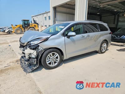 2023 TOYOTA SIENNA LIMITED 7-PASSENGER 5TDZSKFC3PS082554 - główne zdjęcie licytacji z USA - miniatura