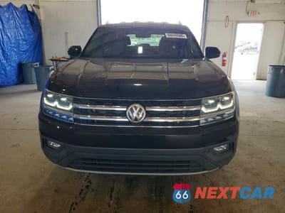 Piąte zdjęcie samochodu w środku: 2018 VOLKSWAGEN ATLAS SE VIN:1V2DR2CA1JC501341 - miniatura