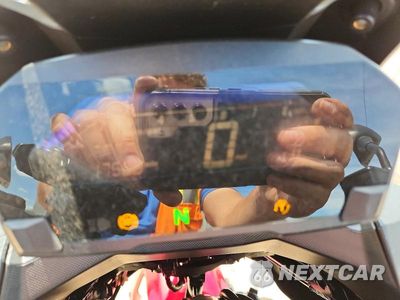 Zdjęcie 7 z 9 samochodu: 2018 HONDA NC750 XD VIN:JH2RC9049JK000212 - miniatura