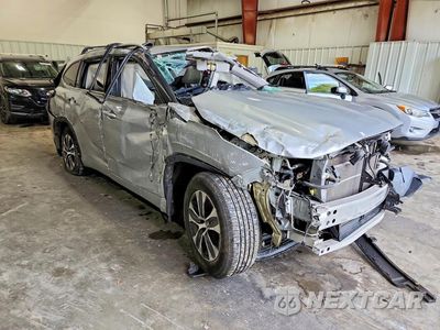 Czwarte zdjęcie samochodu z boku: 2022 TOYOTA HIGHLANDER HYBRID XLE VIN:5TDGBRCH1NS549919 - miniatura