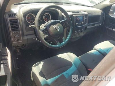 Zdjęcie 8 z 12 samochodu: 2018 RAM 1500 ST VIN:1C6RR6FG3JS341653 - miniatura