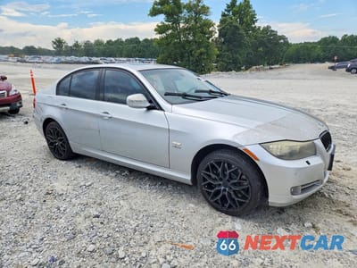 Czwarte zdjęcie samochodu z boku: 2009 BMW 335 XI VIN:WBAPL33599A406328 - miniatura