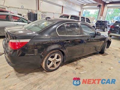 Trzecie zdjęcie samochodu z tyłu: 2006 BMW 530 I VIN:WBANE73566CM32118 - miniatura
