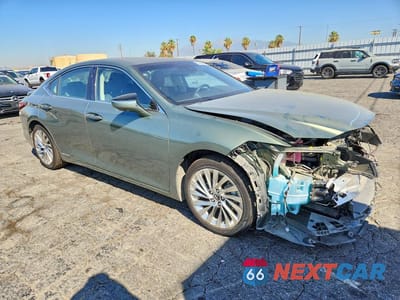 Czwarte zdjęcie samochodu z boku: 2019 LEXUS ES 300H VIN:JTHB21B12K2038284 - miniatura