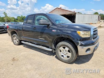 Czwarte zdjęcie samochodu z boku: 2010 TOYOTA TUNDRA DOUBLE CAB SR5 VIN:5TFUW5F18AX120585 - miniatura