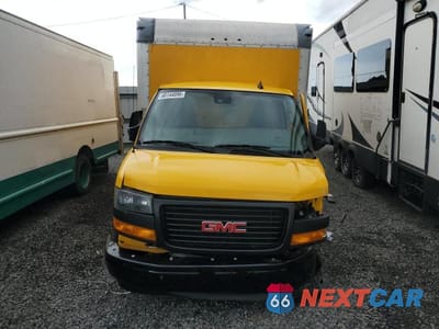Piąte zdjęcie samochodu w środku: 2022 GMC SAVANA BOX TRUCK VIN:7GZ37TC75NN003279 - miniatura