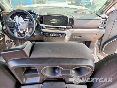Zdjęcie 8 z 13 samochodu: 2025 GMC SIERRA K1500 SLE VIN:1GTUUBED4SZ211049 - miniatura