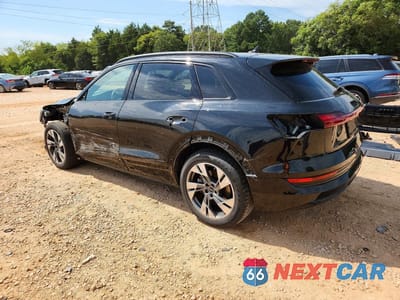Drugie zdjęcie samochodu z przodu: 2022 AUDI E-TRON PREMIUM VIN:WA1AAAGE5NB045966 - miniatura