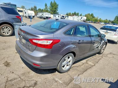 Trzecie zdjęcie samochodu z tyłu: 2014 FORD FOCUS SE VIN:1FADP3F27EL238298 - miniatura