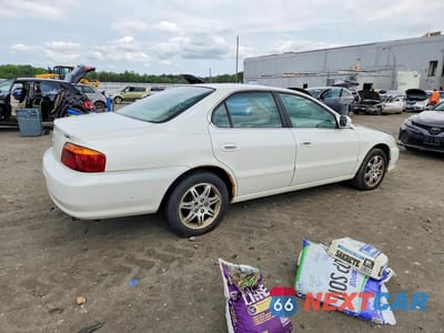 Trzecie zdjęcie samochodu z tyłu: 2001 ACURA 3.2TL VIN:19UUA56691A027895 - miniatura