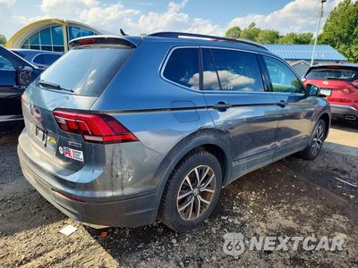 Trzecie zdjęcie samochodu z tyłu: 2019 VOLKSWAGEN TIGUAN SE VIN:3VV2B7AX6KM150641 - miniatura