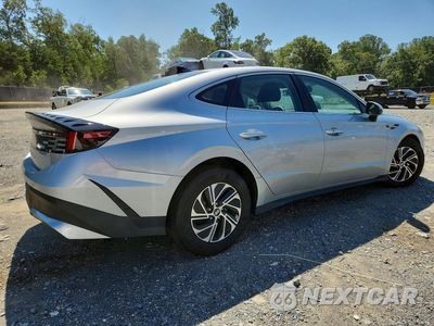 Trzecie zdjęcie samochodu z tyłu: 2026 HYUNDAI SONATA HYBRID BLUE VIN:KMHL24JJ7TA141650 - miniatura