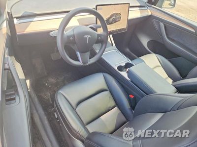 Zdjęcie 8 z 13 samochodu: 2025 TESLA MODEL Y VIN:7SAYGAEE2SF232597 - miniatura