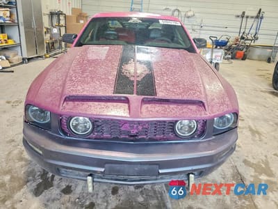 Piąte zdjęcie samochodu w środku: 2006 FORD MUSTANG GT VIN:1ZVFT82HX65250986 - miniatura