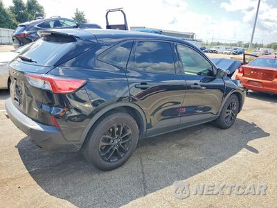 Trzecie zdjęcie samochodu z tyłu: 2020 FORD ESCAPE S VIN:1FMCU0F68LUA39974 - miniatura