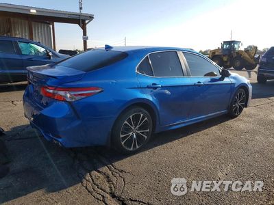 Trzecie zdjęcie samochodu z tyłu: 2018 TOYOTA CAMRY SE VIN:4T1B11HK9JU017810 - miniatura