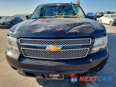 Piąte zdjęcie samochodu w środku: 2013 CHEVROLET SUBURBAN C1500 LTZ VIN:1GNSCKE00DR149179 - miniatura