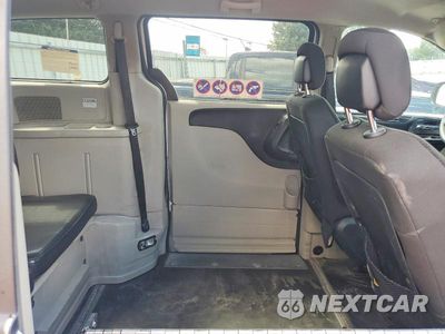 Zdjęcie 11 z 13 samochodu: 2018 DODGE GRAND CARAVAN SE VIN:2C7WDGBG8JR133729 - miniatura