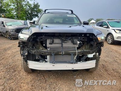 Piąte zdjęcie samochodu w środku: 2025 TOYOTA TACOMA SR5 VIN:3TMLB5JN9SM150283 - miniatura