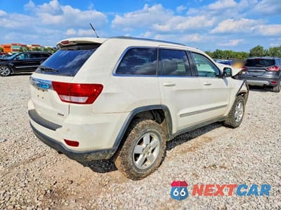 Trzecie zdjęcie samochodu z tyłu: 2012 JEEP GRAND CHEROKEE LAREDO VIN:1C4RJFAG5CC234172 - miniatura