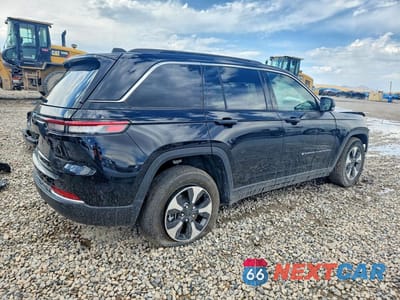 Trzecie zdjęcie samochodu z tyłu: 2025 JEEP GRAND CHEROKEE 4XE VIN:1C4RJYB6XS8692423 - miniatura