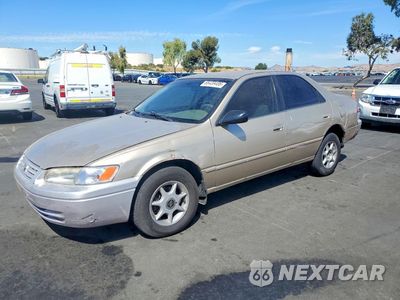 1998 TOYOTA CAMRY LE JT2BG22K3W0181840 - główne zdjęcie licytacji z USA - miniatura