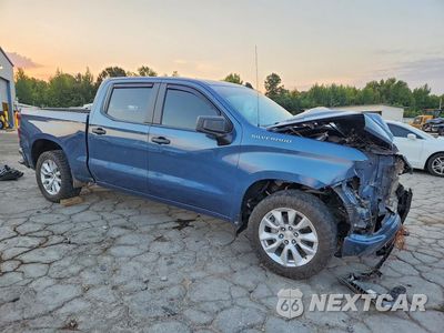 Czwarte zdjęcie samochodu z boku: 2024 CHEVROLET SILVERADO K1500 CUSTOM VIN:1GCPDBEK8RZ372381 - miniatura