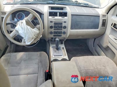 Zdjęcie 8 z 12 samochodu: 2011 FORD ESCAPE XLT VIN:1FMCU0DG8BKC01981 - miniatura