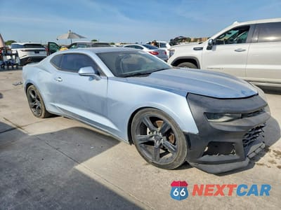 Czwarte zdjęcie samochodu z boku: 2018 CHEVROLET CAMARO LT VIN:1G1FD1RS5J0137003 - miniatura