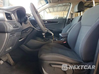 Zdjęcie 7 z 13 samochodu: 2019 KIA SORENTO LX VIN:5XYPG4A35KG555095 - miniatura