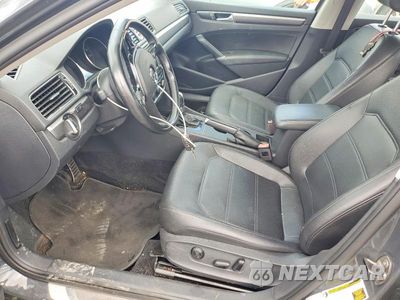 Zdjęcie 7 z 12 samochodu: 2017 VOLKSWAGEN PASSAT R-LINE VIN:1VWDT7A34HC070781 - miniatura