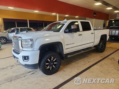 2015 GMC SIERRA K3500 DENALI 1GT424E83FF525478 - główne zdjęcie licytacji z USA - miniatura