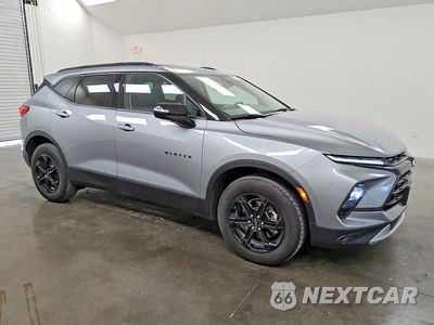 Czwarte zdjęcie samochodu z boku: 2025 CHEVROLET BLAZER 3LT VIN:3GNKBDR48SS113066 - miniatura