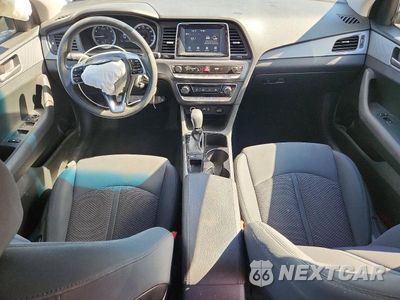 Zdjęcie 8 z 12 samochodu: 2018 HYUNDAI SONATA SE VIN:5NPE24AF6JH720644 - miniatura