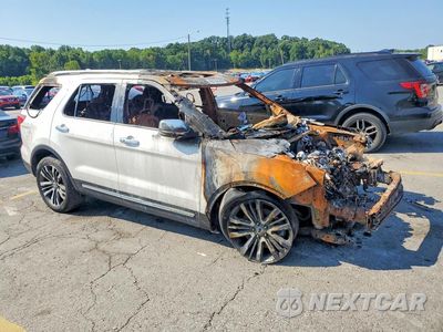 Czwarte zdjęcie samochodu z boku: 2016 FORD EXPLORER PLATINUM VIN:1FM5K8HT4GGC70679 - miniatura