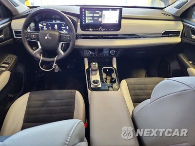 Zdjęcie 8 z 14 samochodu: 2025 MITSUBISHI OUTLANDER SE VIN:JA4J3VA8XSZ029074 - miniatura