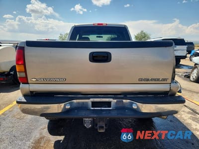 Zdjęcie 6 z 12 samochodu: 2001 CHEVROLET SILVERADO K2500 HEAVY DUTY VIN:1GCHK29101E319388 - miniatura