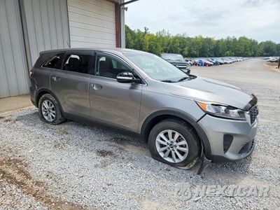 Czwarte zdjęcie samochodu z boku: 2019 KIA SORENTO LX VIN:5XYPG4A37KG545698 - miniatura
