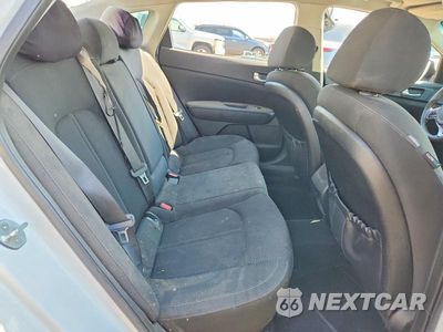 Zdjęcie 10 z 12 samochodu: 2016 KIA OPTIMA LX VIN:5XXGT4L35GG052610 - miniatura