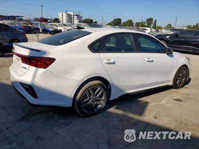 Trzecie zdjęcie samochodu z tyłu: 2021 KIA FORTE GT LINE VIN:3KPF34AD0ME285130 - miniatura