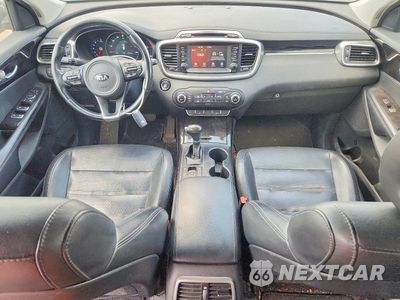 Zdjęcie 8 z 13 samochodu: 2018 KIA SORENTO EX VIN:5XYPHDA58JG422151 - miniatura