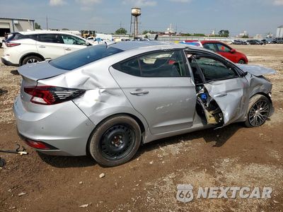 Trzecie zdjęcie samochodu z tyłu: 2020 HYUNDAI ELANTRA SEL VIN:KMHD84LF6LU002586 - miniatura