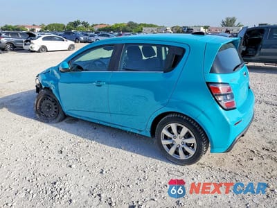 Drugie zdjęcie samochodu z przodu: 2020 CHEVROLET SONIC LT VIN:1G1JD6SB1L4107977 - miniatura