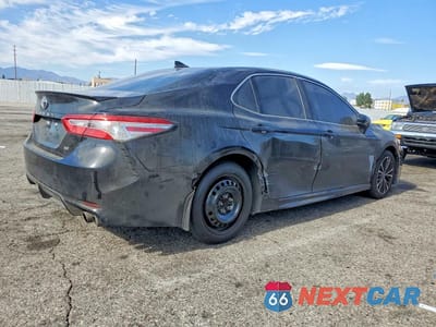 Trzecie zdjęcie samochodu z tyłu: 2020 TOYOTA CAMRY SE VIN:4T1G11AK7LU893228 - miniatura