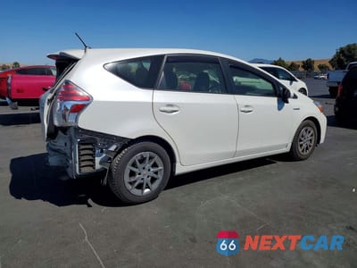 Trzecie zdjęcie samochodu z tyłu: 2015 TOYOTA PRIUS V TWO VIN:JTDZN3EU4FJ039358 - miniatura