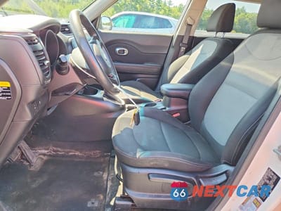 Zdjęcie 7 z 12 samochodu: 2019 KIA SOUL + VIN:KNDJP3A58K7698301 - miniatura