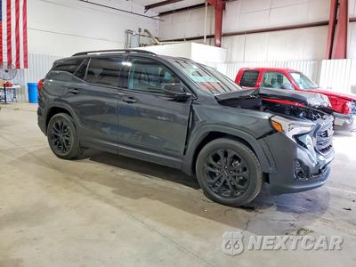 Czwarte zdjęcie samochodu z boku: 2021 GMC TERRAIN SLT VIN:3GKALPEV3ML372194 - miniatura