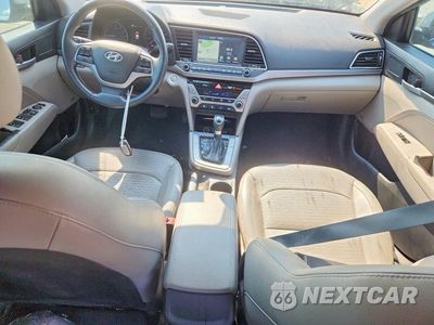 Zdjęcie 8 z 12 samochodu: 2017 HYUNDAI ELANTRA LIMITED VIN:KMHD84LF4HU197854 - miniatura