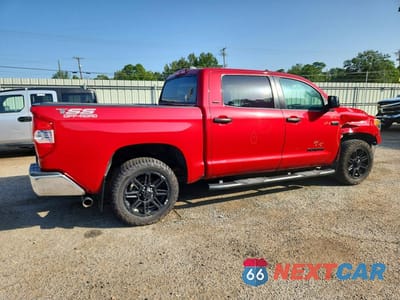 Trzecie zdjęcie samochodu z tyłu: 2020 TOYOTA TUNDRA CREWMAX SR5 VIN:5TFEY5F14LX262093 - miniatura